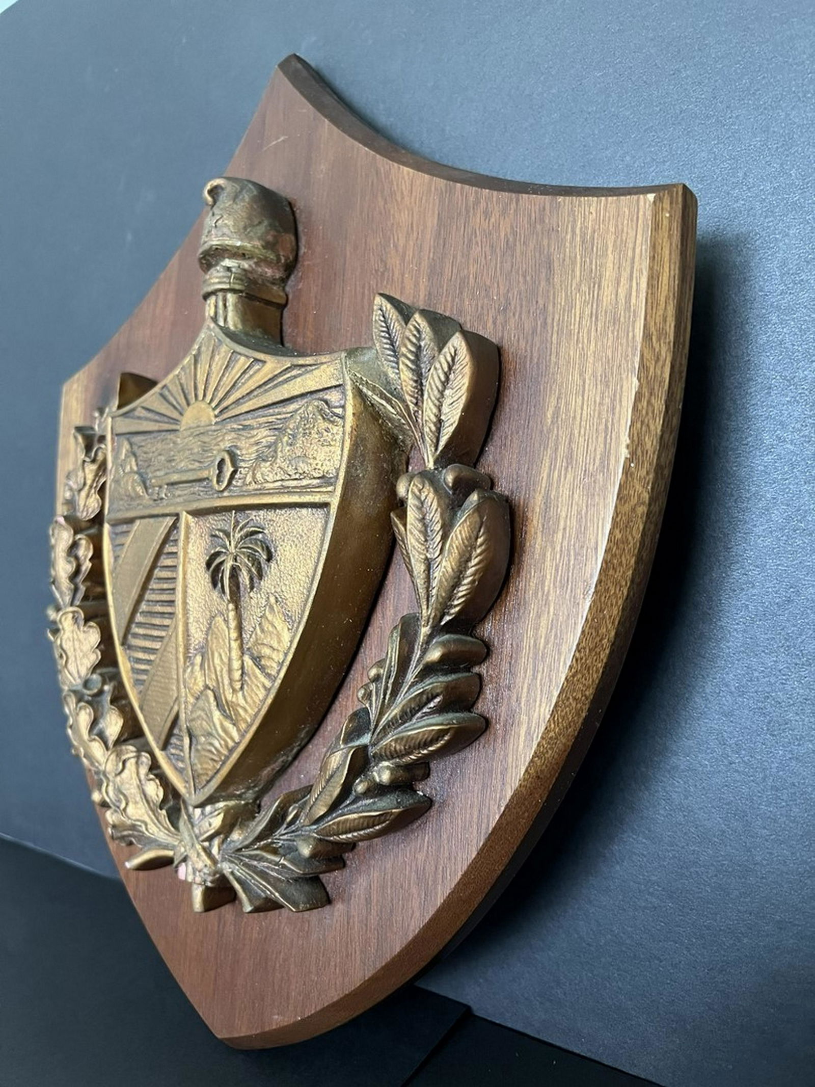 antique Cuban shield wall plaque: excellent condition