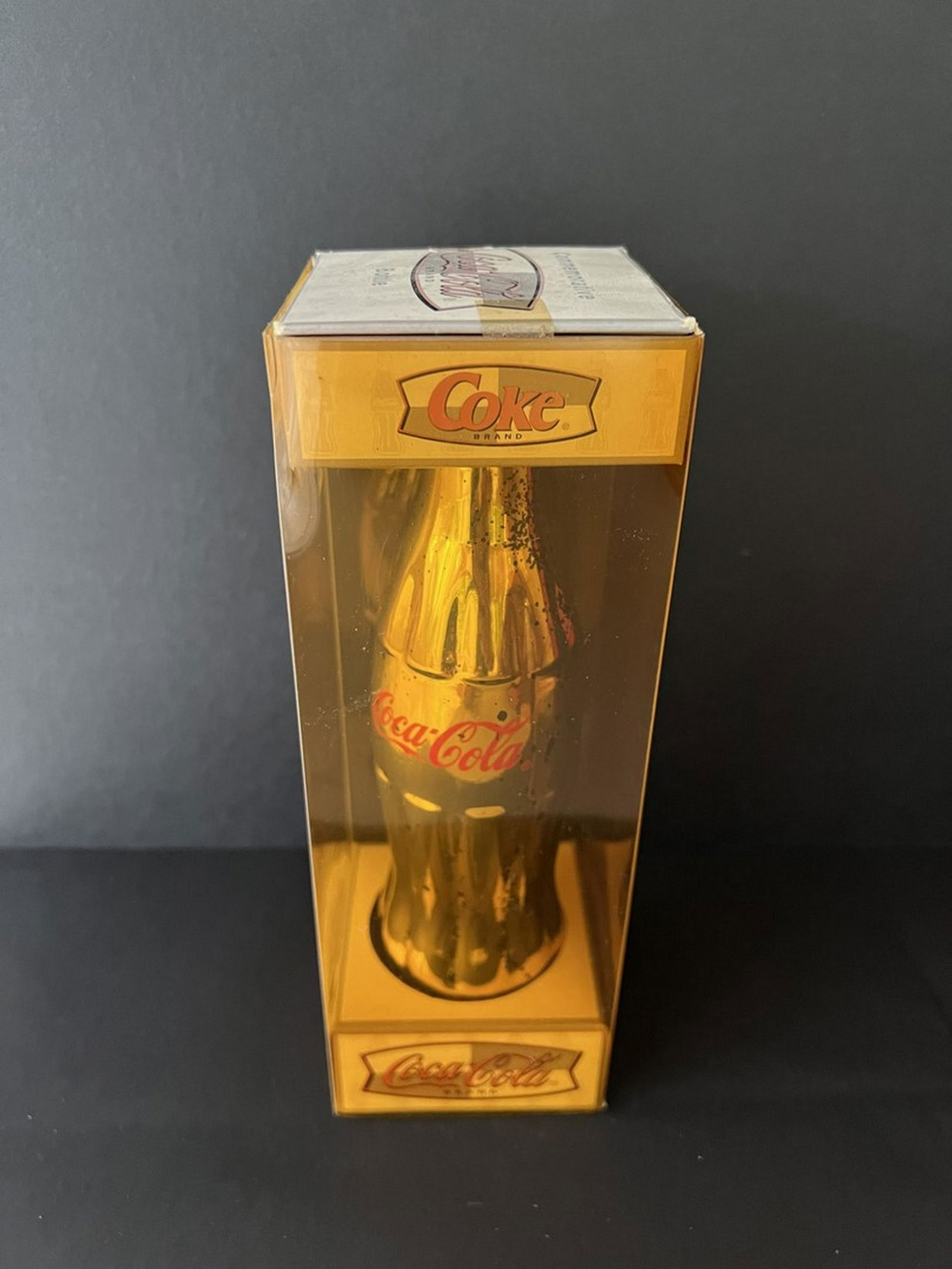 antique coca cola bottle: excellent condition