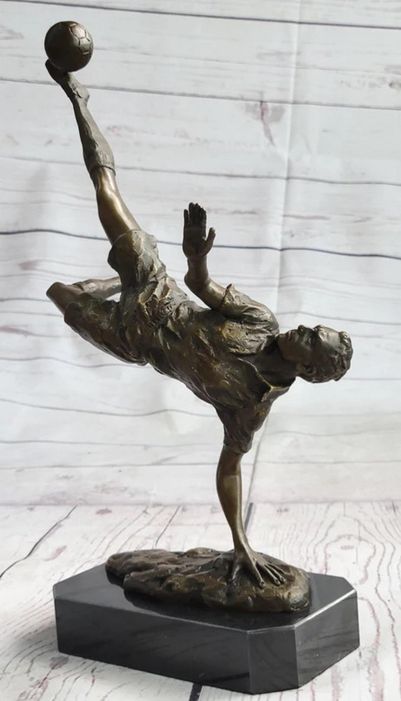 Milo Soccer Player Bronze (1 of 4)
