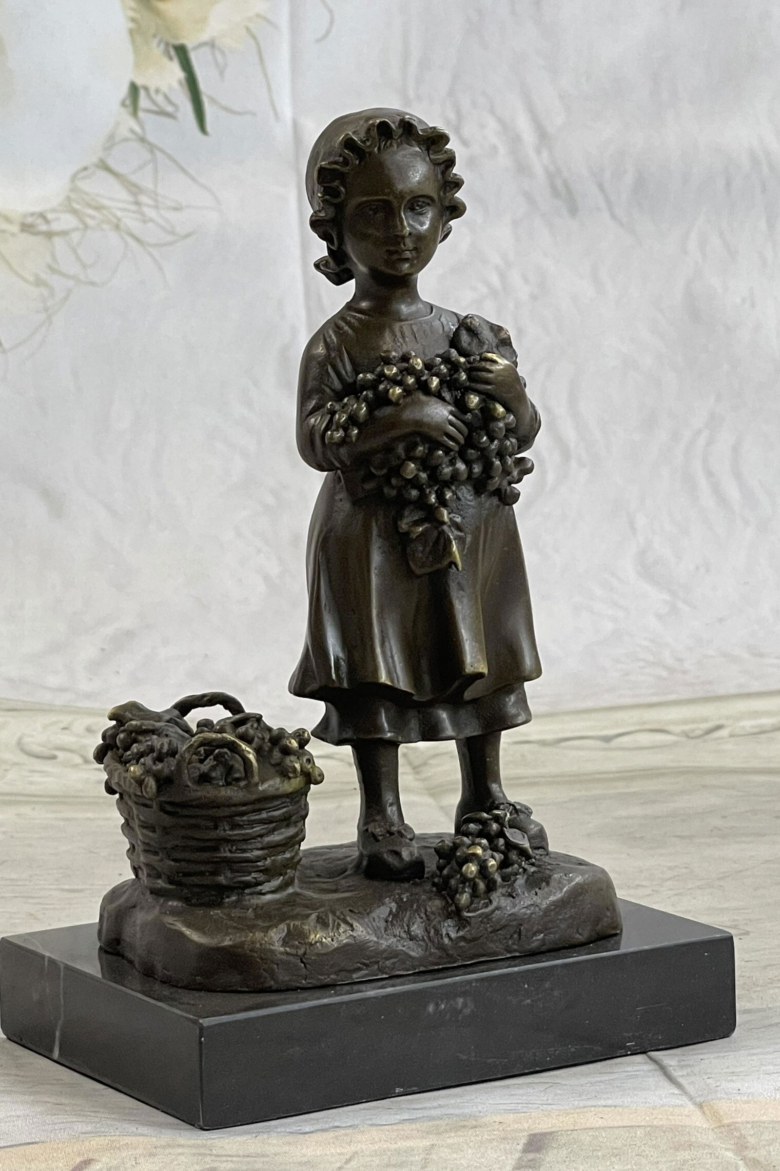 Vienna Girl with Basket Milo Bronze (1 of 3)