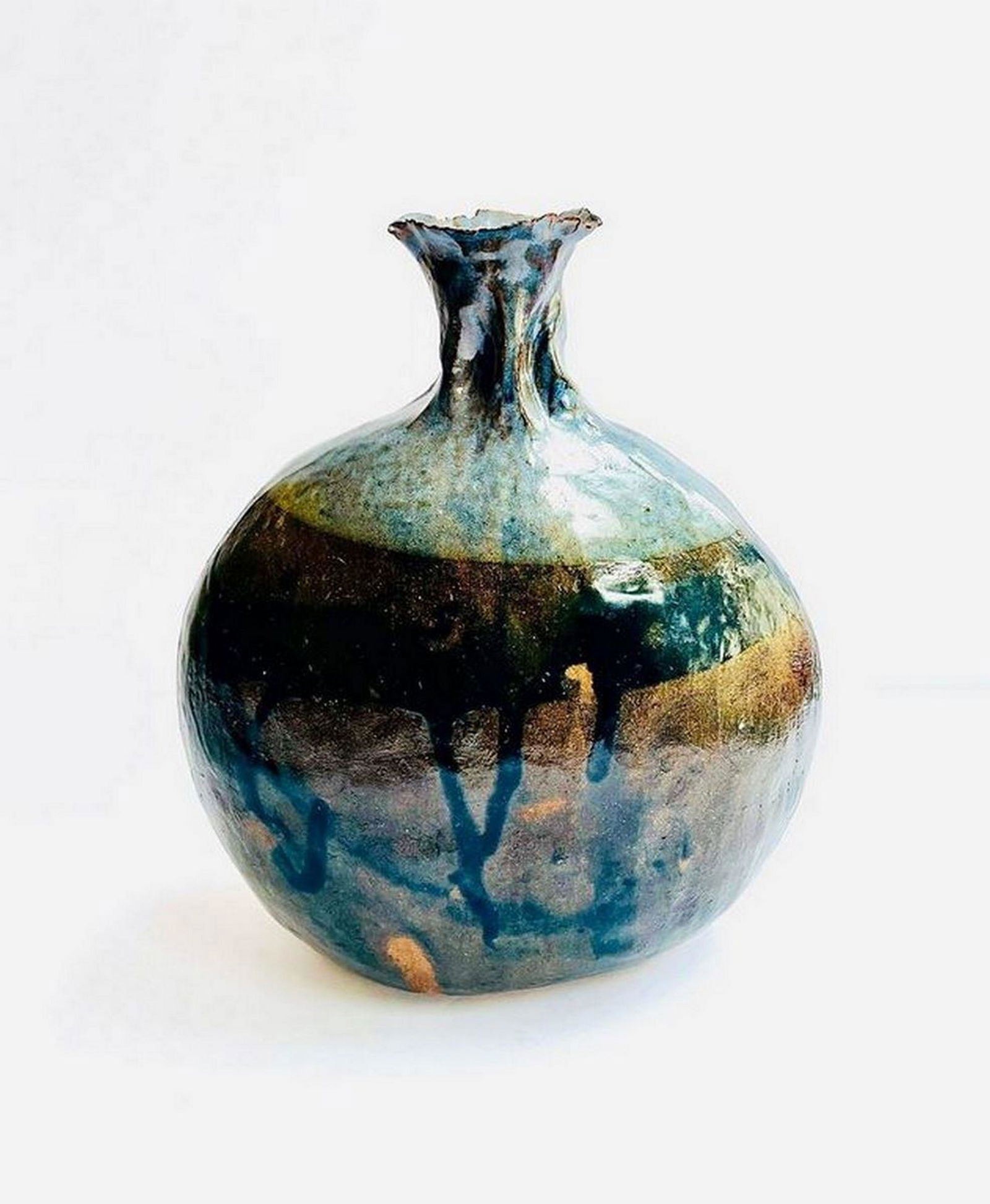 Osvaldo Garcia Cabrera ceramic vase (1 of 2)
