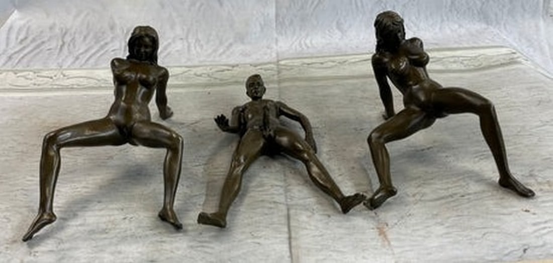 Mavchi Threesome Bronze Statue (1 of 5)