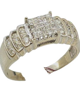 14k white gold diamond ring: size 9.5, 4.8 grams, .75cts
