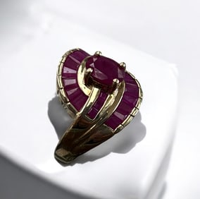 Ladies Ruby Ring
