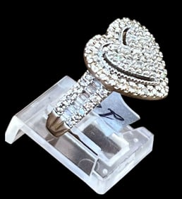 White gold Diamond Heart RING