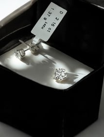 2.17 Carats Earrings