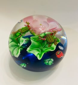 Murano Paperweight Frogs in love