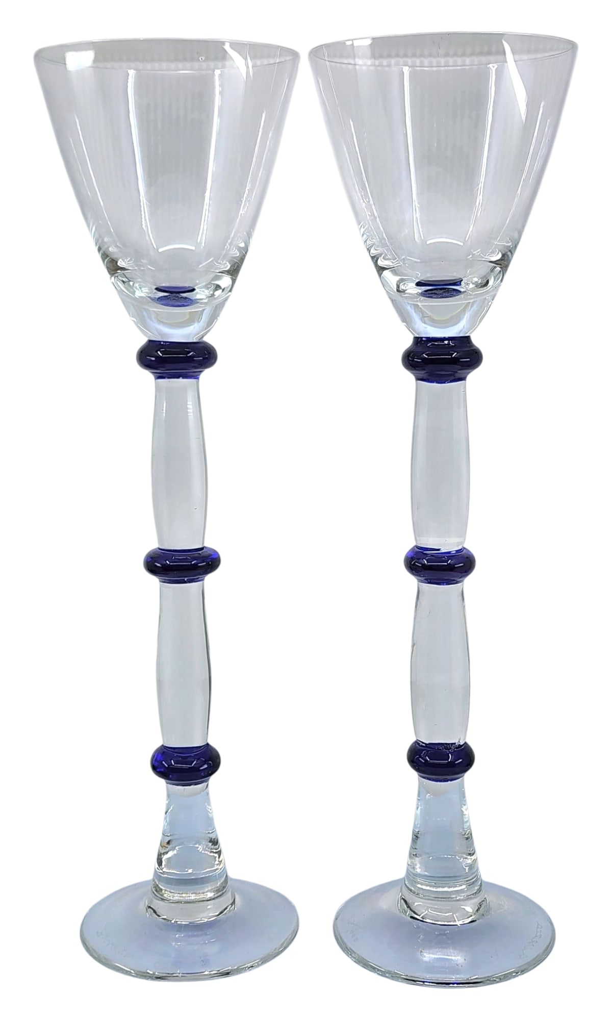 Bisazza Italian Murano Glass By Fabio Rotella: pair of vintage Bisazza Italian Murano glass chalice goblets designed by fabio Rotella 1999, each one measure 12" x 3.5" and in like new condition