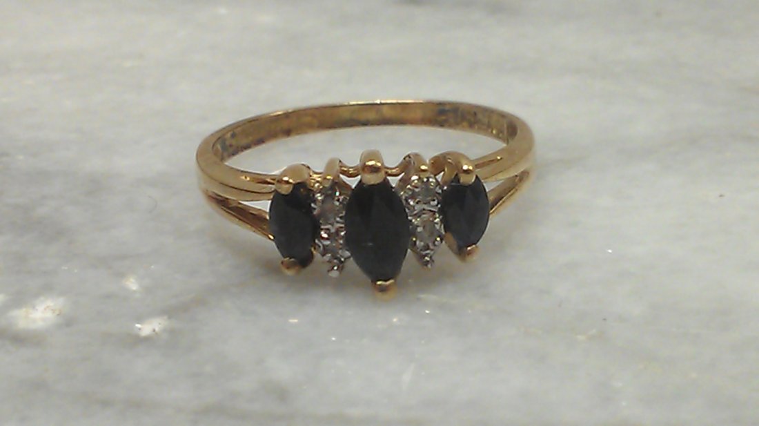 10K YG SAPPHIRE DIAMOND RING: 1.50 GRAMS