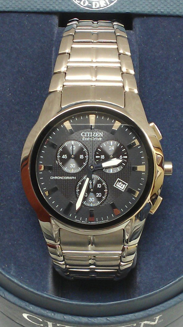 CITIZENS ECO-DRIVE STAINLESS STEEL CHRONOGRAPH WATCH: NEW IN BOX