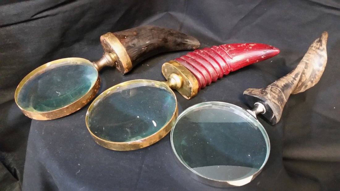 LOT OF 3 VINTAGE MAGNIFYING GLASS WITH HORN HANDLES: 10" X 4"