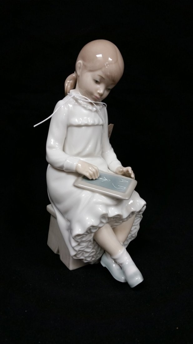 Lladro Nao porcelain figure Girl School Drawing ABC: excellent condition