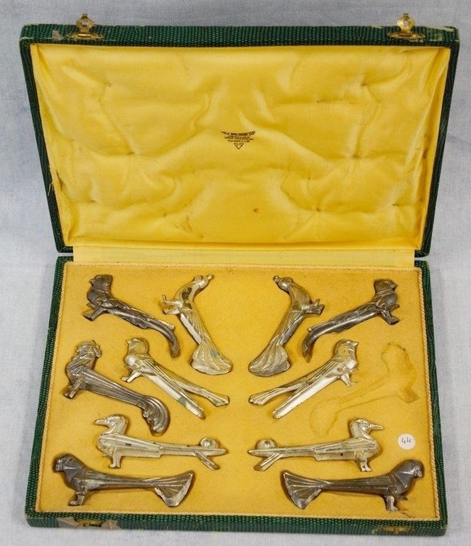 CHRISTOFLE Set of 11 'Animal' knife rests (1 of 4)