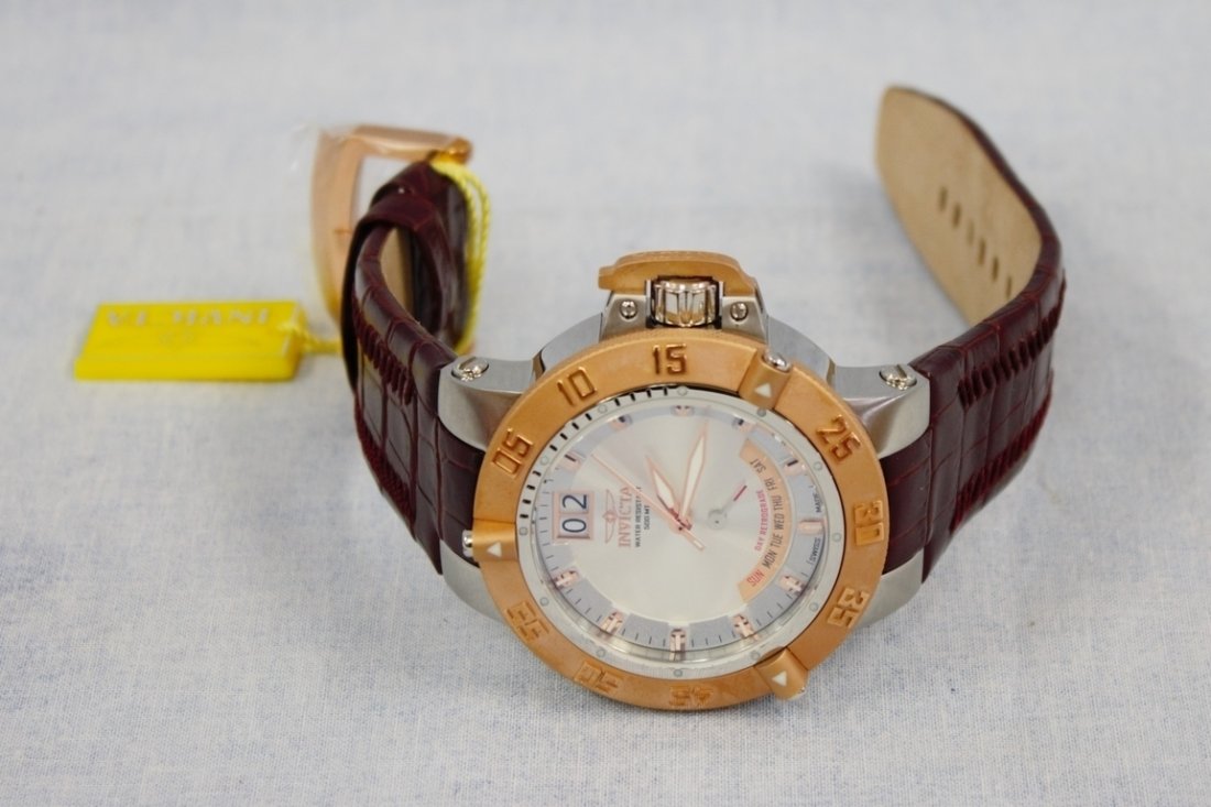 INVICTA LARGE SIZE MENS WATCHES (1 of 2)