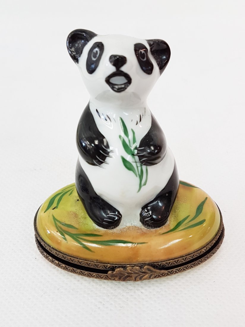LIMOGES FRANCE PORCELAIN PILL BOX PANDA BEAR: LIMOGES FRANCE HAND PAINTED PORCELAIN PILL BOX PANDA BEAR 3" X 3"
