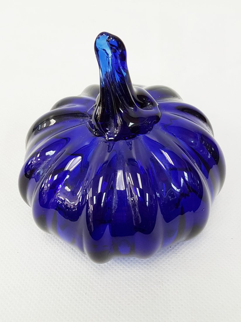 MURANO COBALT BLUE GLASS PUMPKIN PAPER WEIGHT (1 of 2)
