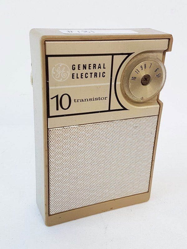 general electric 10 transistor radio (1 of 2)