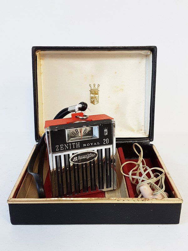 zenith royal 20 8 transistor radio (1 of 1)