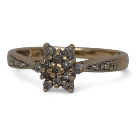 10k Yellow Gold & Diamond Ring