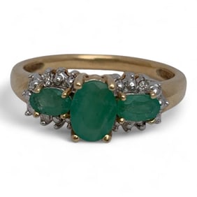 14k Yellow Gold Diamond & Emerald Ring