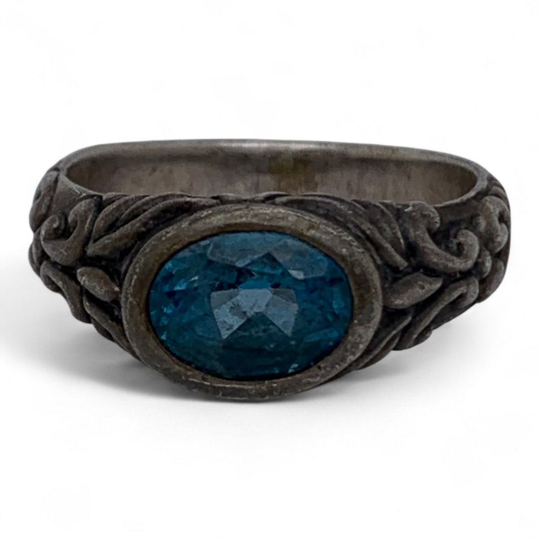 Sterling Silver And Topaz Ring: Marked 925. 5.5 G. Size 6.75.