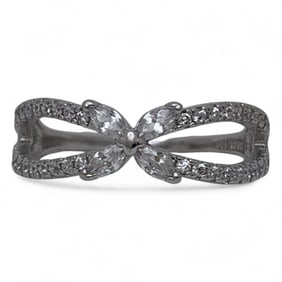 Sterling Silver Ring With Clear Stones