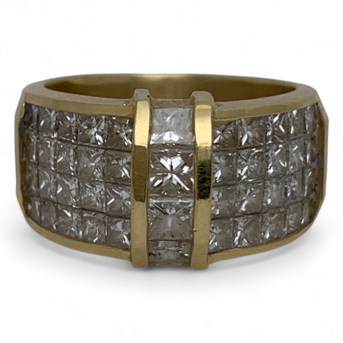 18k Yellow Gold And Diamond Ring (1 of 7)