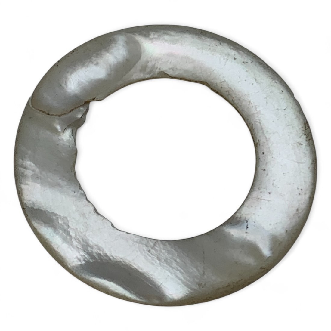 Mother Of Pearl Circle Pendant: 1 3/4" Long - 5.8 Grams Gemstones Tested With Presidium Gem Tester Il - Berners Does Not Guarantee Authenticity Of Gemstones
