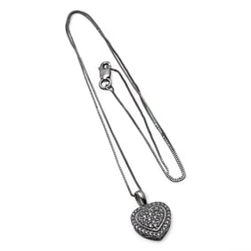 14k White Gold And Diamond Heart Pendant Necklace