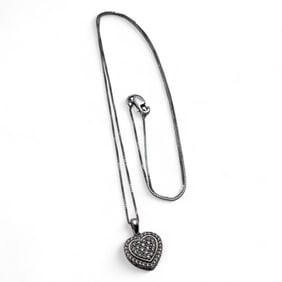 14k White Gold And Diamond Heart Pendant Necklace