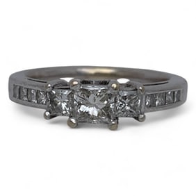 14k White Gold And Diamond Ring