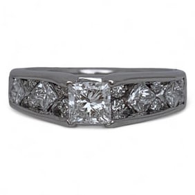 14k White Gold And Diamond Ring