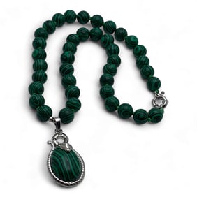 Malchite Beaded Pendant Necklace