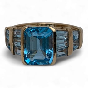 10k Gold And Blue Topaz Ring
