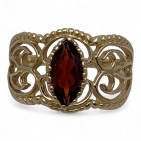 10k Gold And Garnet Ring