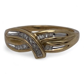 10k Yellow Gold & Diamond Ring