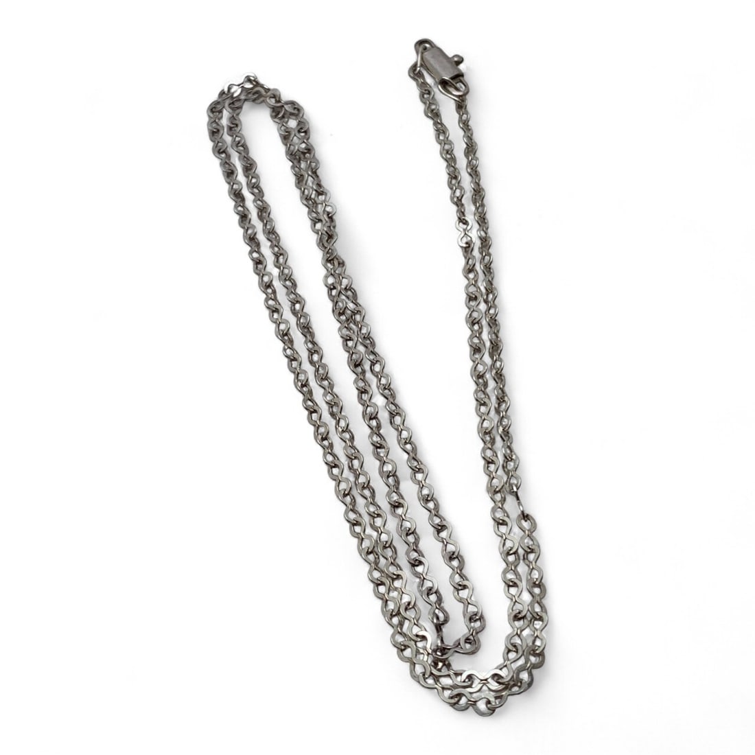 Mexico Sterling Silver Necklace: Marked Mex 925. 26.5" Long. 5.6 G.