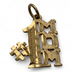 14k Yellow Gold #1 Mom Pendant