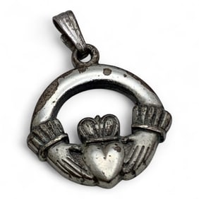 Sterling Silver Claddagh Pendant