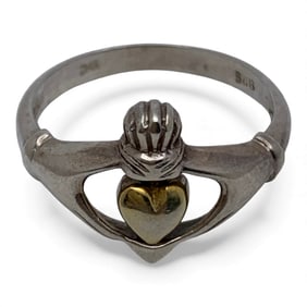 Sterling Silver Claddagh Ring With Green Stone