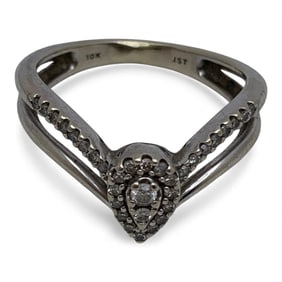10k White Gold & Diamond Ring