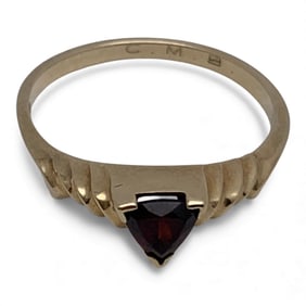 10k Yellow Gold & Garnet Ring
