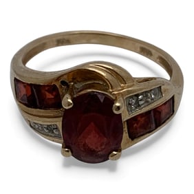 10k Yellow Gold Diamond & Garnet Ring