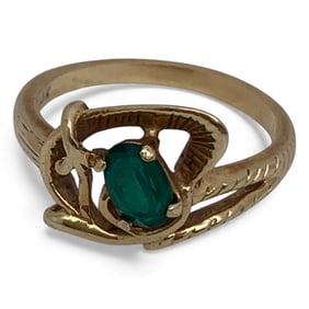 14k Gold Ring With Green Stone