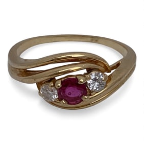 14k Yellow Gold Diamond & Ruby Ring