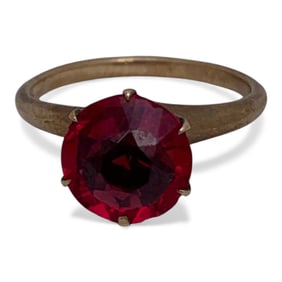 10k Yellow Gold & Red Stone Ring