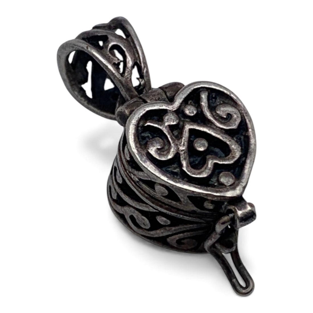 Sterling Heart Pendant Box: Marked 925 - 7/8" Long - 3.8 Grams