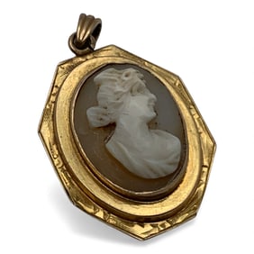 10k Yellow Gold Cameo Pendant