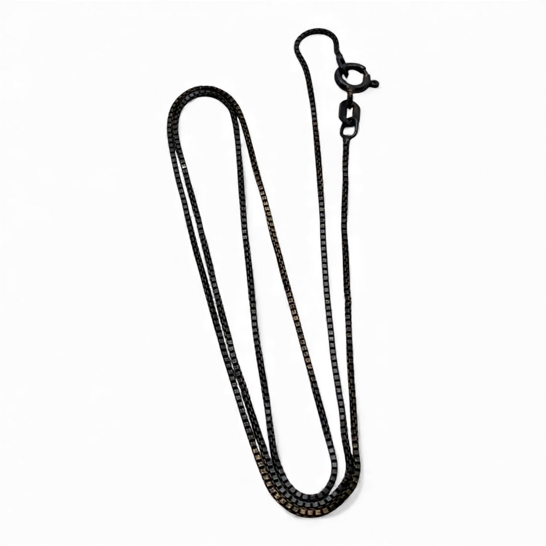 Sterling Silver Box Chain Necklace: Marked 925 - 17 1/2" Long - 2.1 Grams