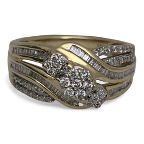 10k Yellow Gold & Diamond Ring